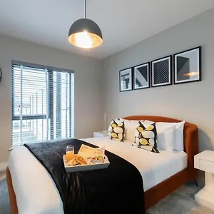 Elliot Oliver - Chic 2 Bedroom Town Centre , Cheltenham United Kingdom