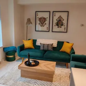 Apartment Luxury Apartment: Centre, Stylish, Modern, Chester