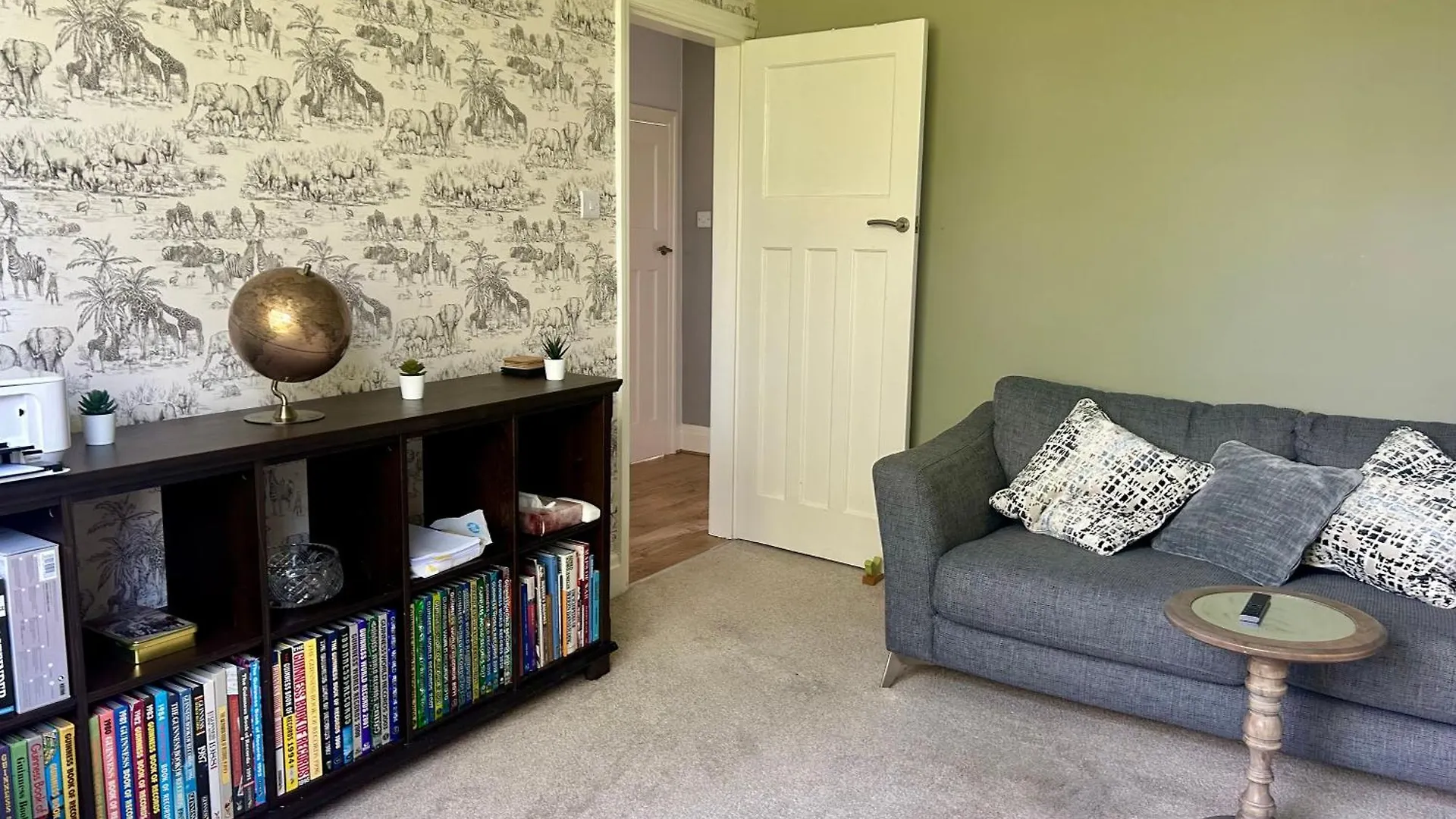 Lovely, Large Double Bedroom With Park View In Home Hazel Grove Ηνωμένο Βασίλειο